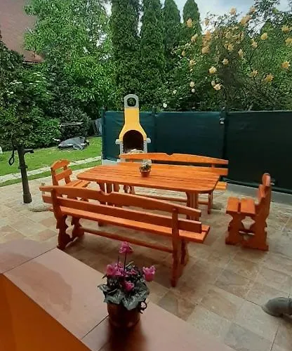 Apartment Natalia Vendeghaz *